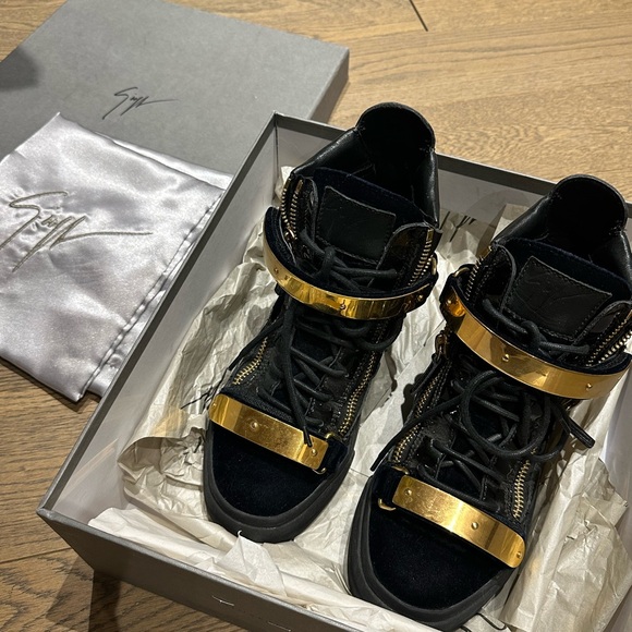 (SOLD)Giuseppe Zanotti design shoes size 38 - Picture 1 of 9